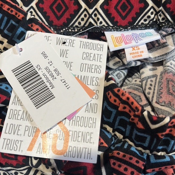 NWT HP 🎊 LULAROE Flare Tribal Print Madison Fit & Flare Skirt Pockets Sz XS $46 - Picture 2 of 2